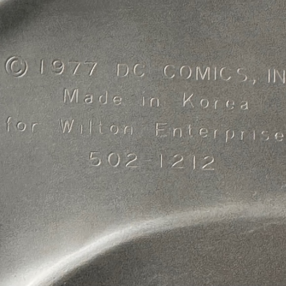 1977 vintage for Wilton Enterprises superman cake pan - Picture 3 of 3